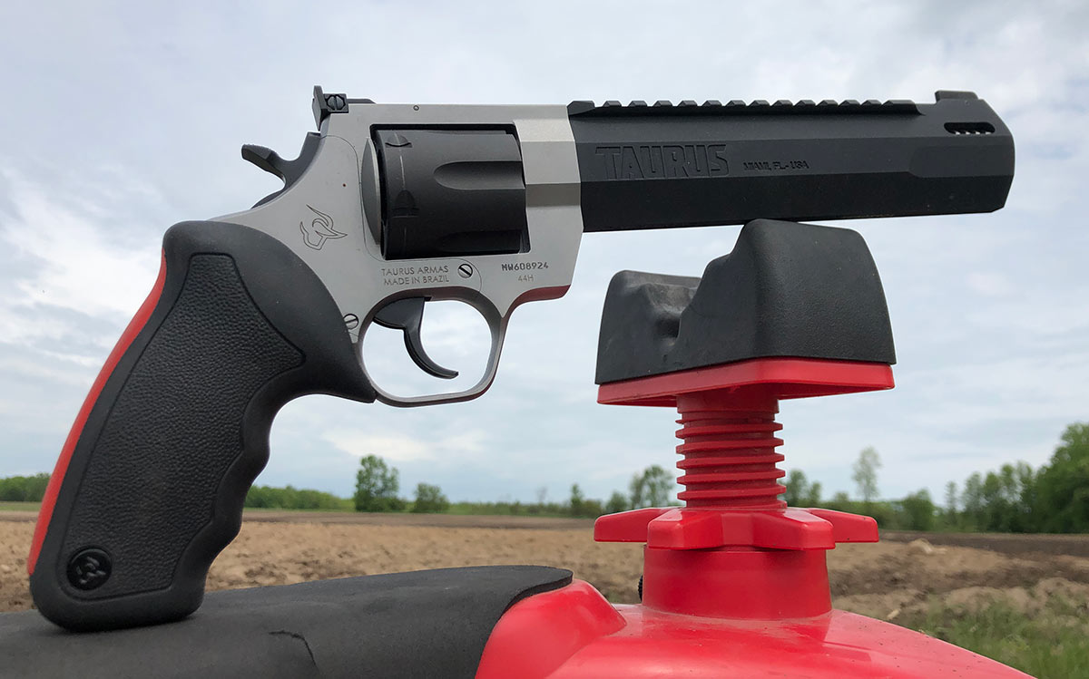 Taurus Raging Hunter