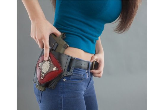 Guns For Beginners: Don’t Be ‘That Guy,’  Always Carry With a Holster