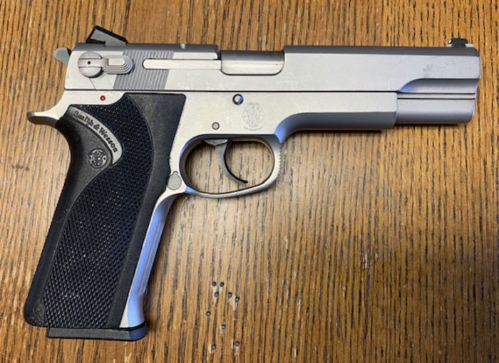 Classic Gun Review: Smith & Wesson Model 1006 10mm Pistol